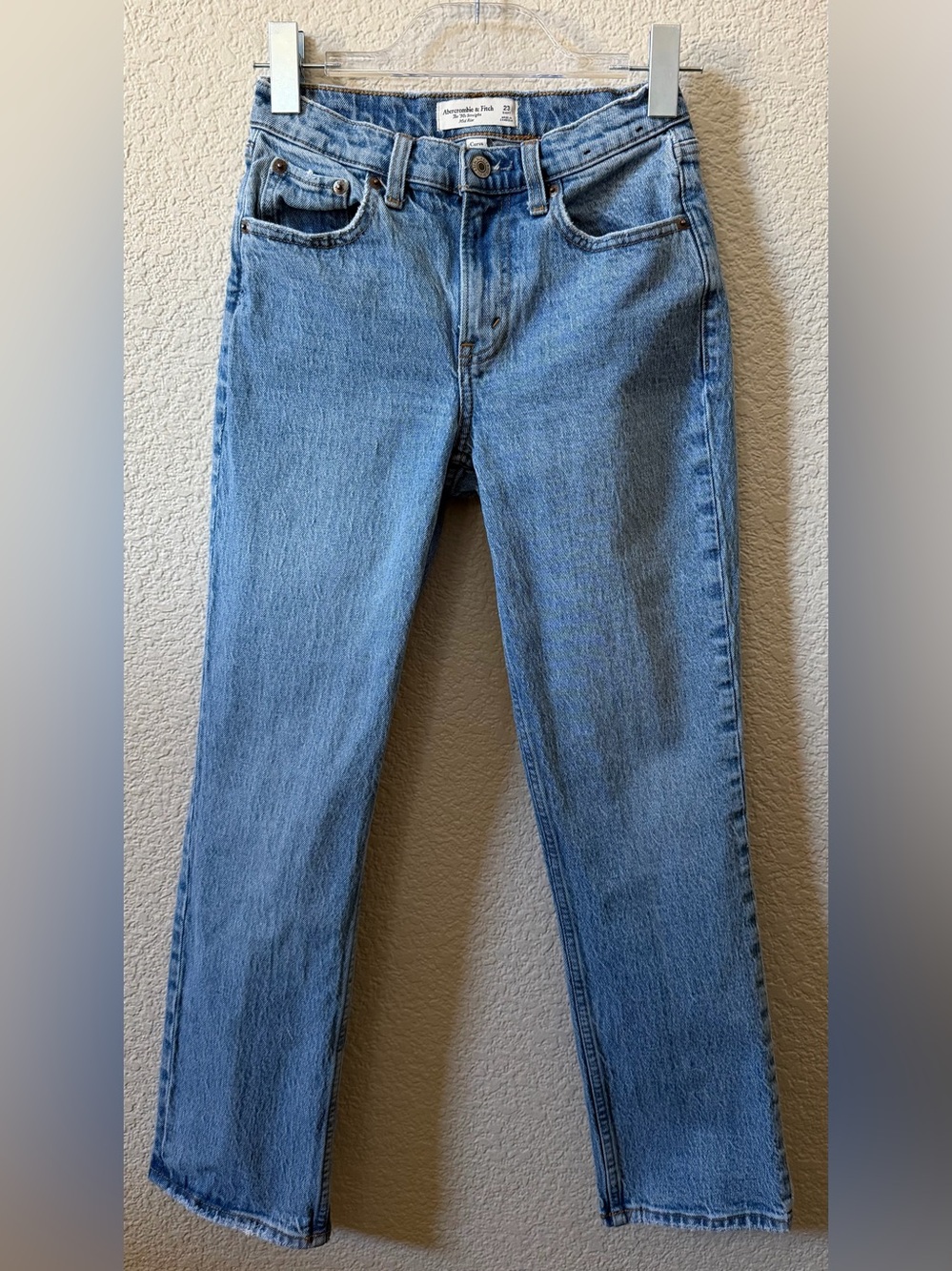 Abercrombie & Fitch (23 Short) '90s Straight Leg Mid Rise Jean Curve Love XXS